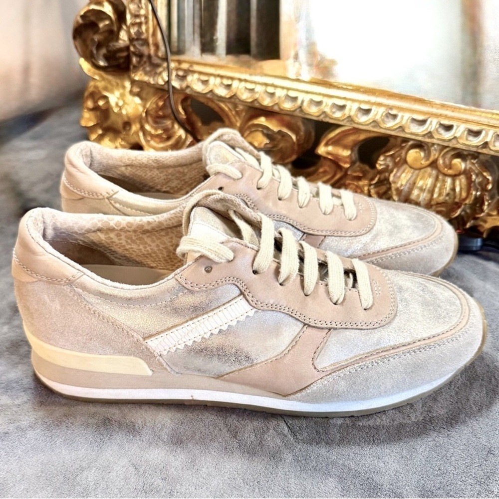 Women's Regarde Le Ciel Sneakers